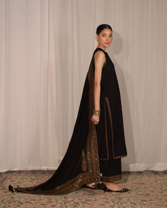 BLACK - Gold - AishOfficial