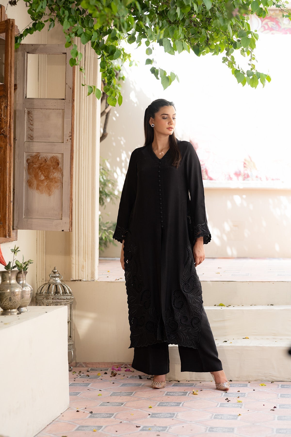 BLACK OUTFIT - AishOfficial