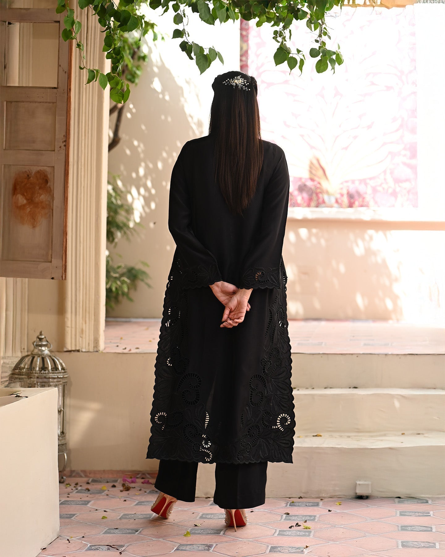 BLACK OUTFIT - AishOfficial