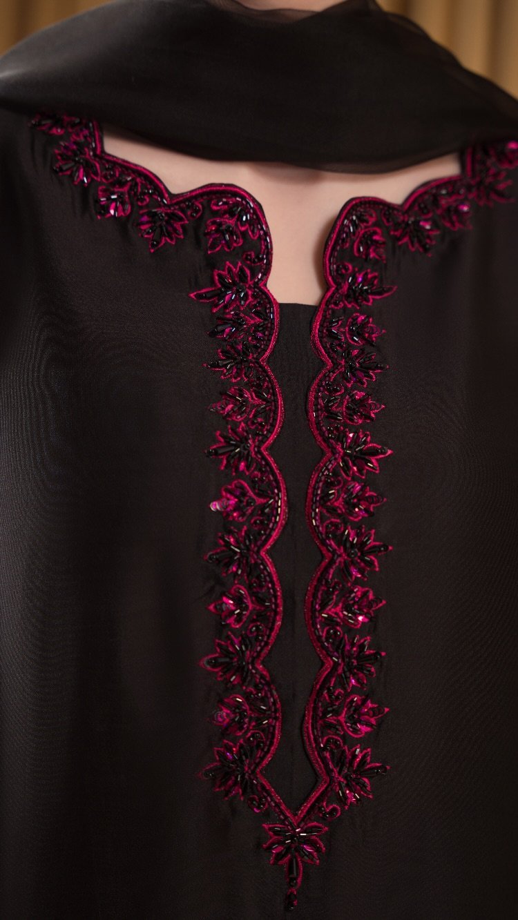 BLACK - Rose - AishOfficial