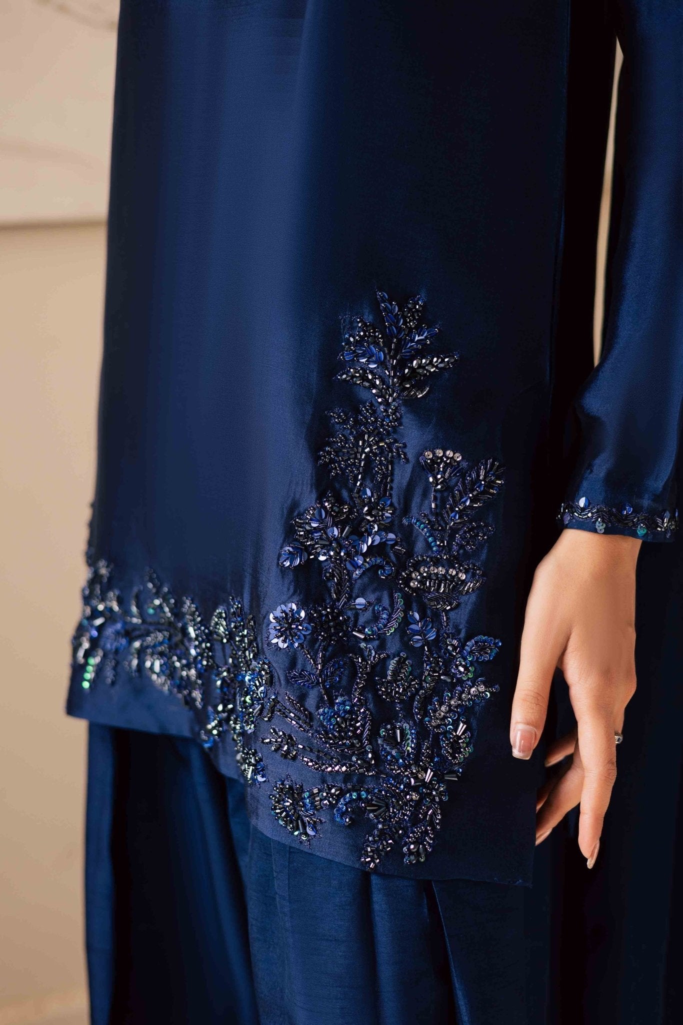 BLUE Dynasty - AishOfficial