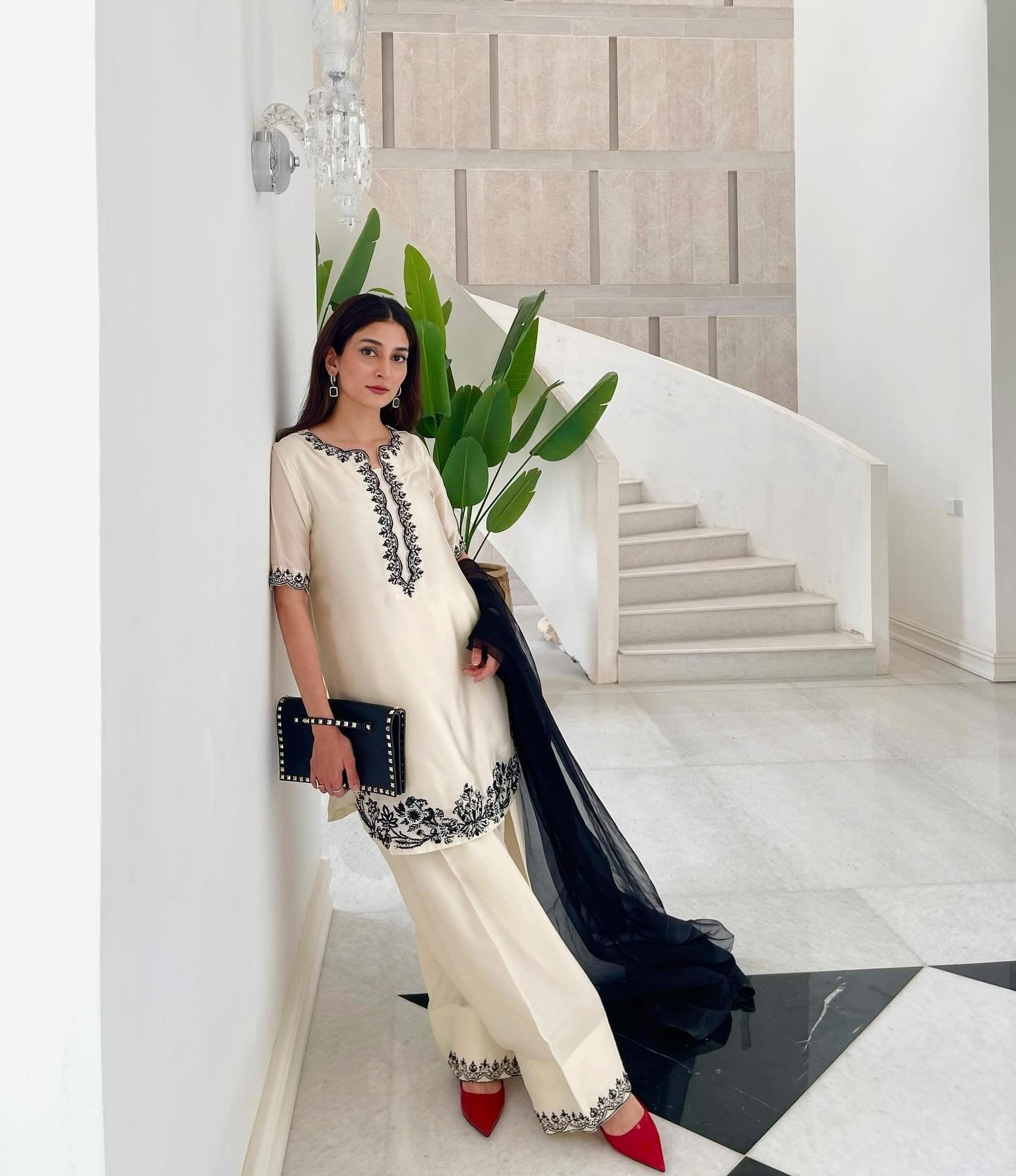 AISH WHITE