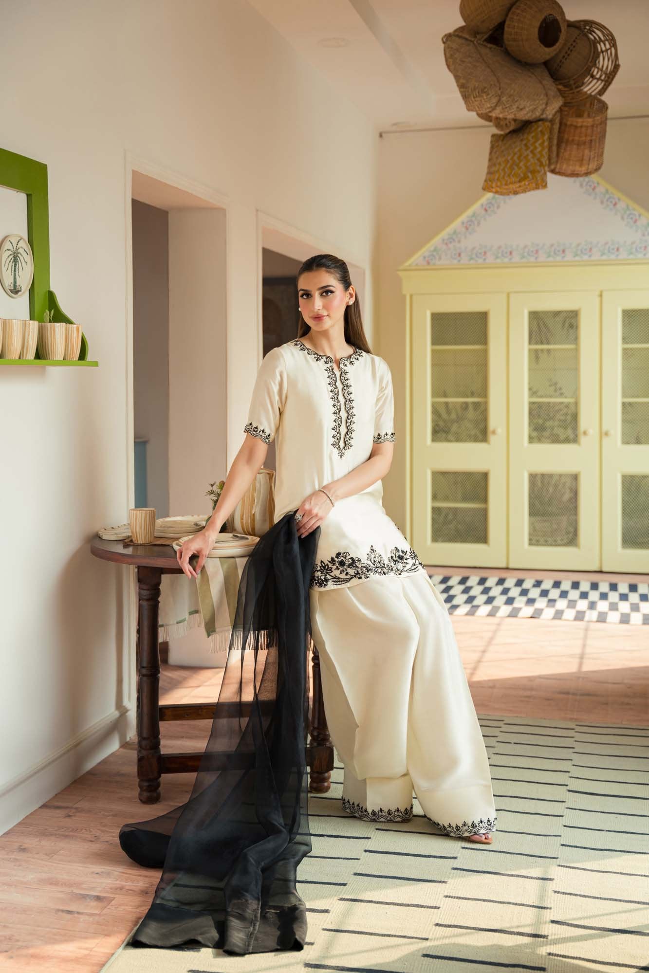 AISH WHITE