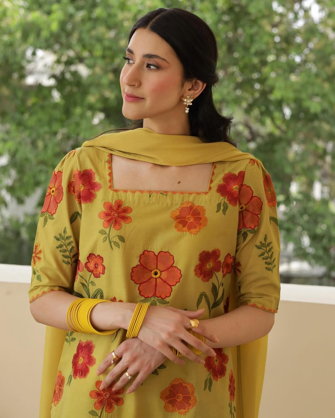 MUSTARD OUTFIT