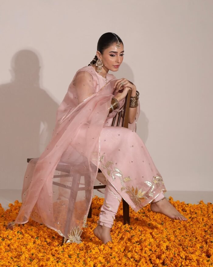 BLUSH PINK