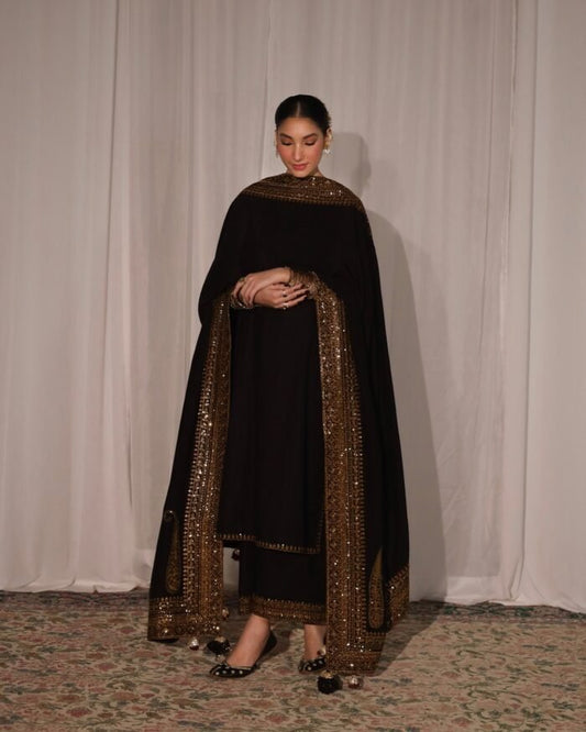 BLACK - Gold - AishOfficial