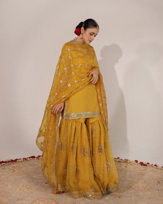 Butter Yellow Outfit - AishOfficial