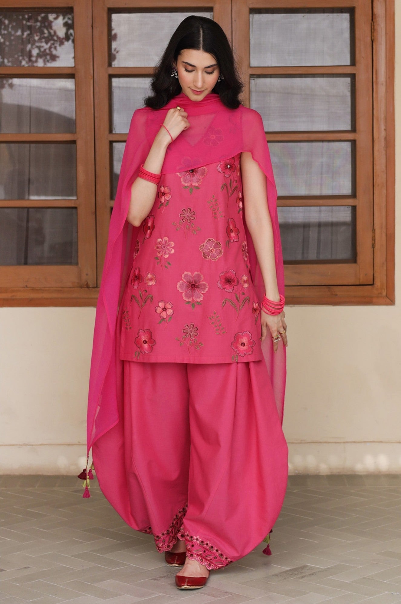 Pink Floral Outfit - AishOfficial