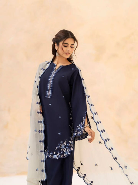 Royal Twilight 🌙 - AishOfficial